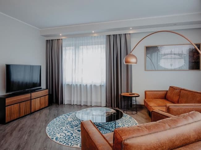 Corner Suite — corner suite 02