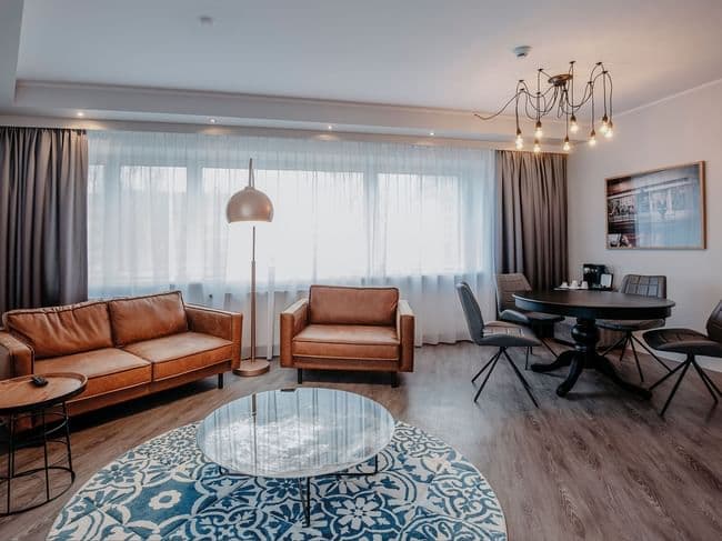 Corner Suite — corner suite 04