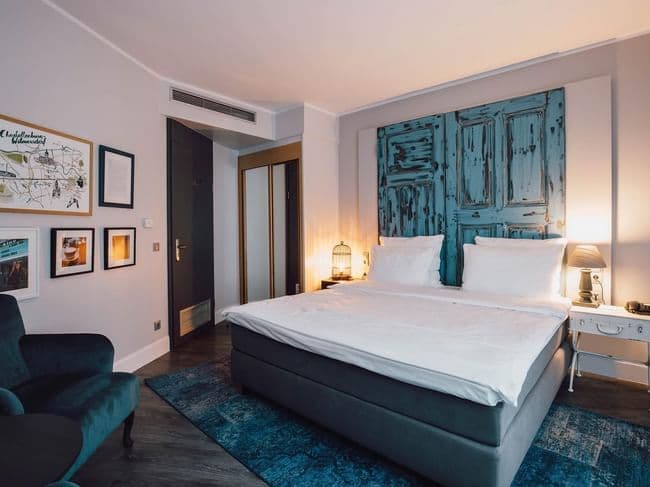 Corner Suite — corner suite 08