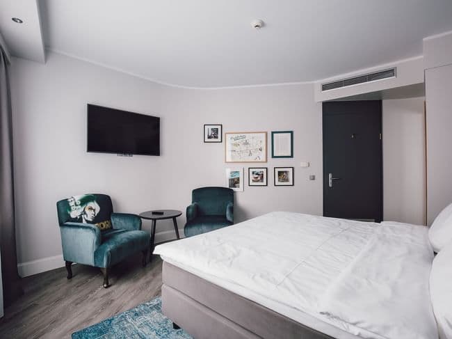 Corner Suite — corner suite 09
