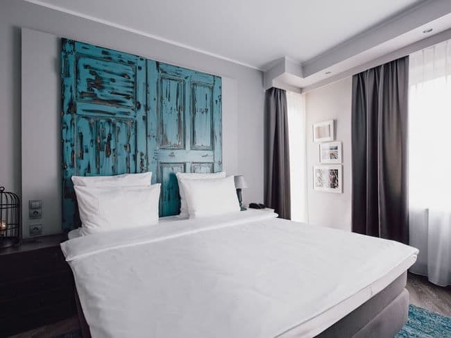 Corner Suite — corner suite 10