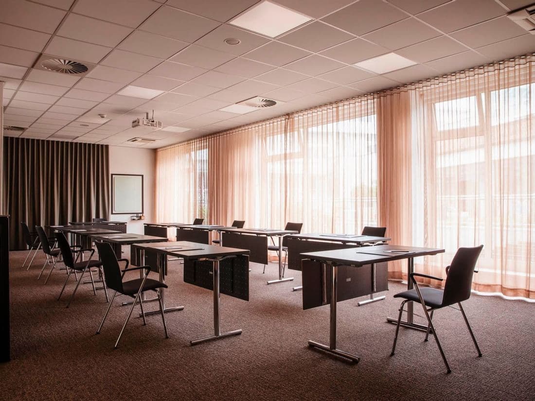 Tagungsraum A1 — meeting room a1 02
