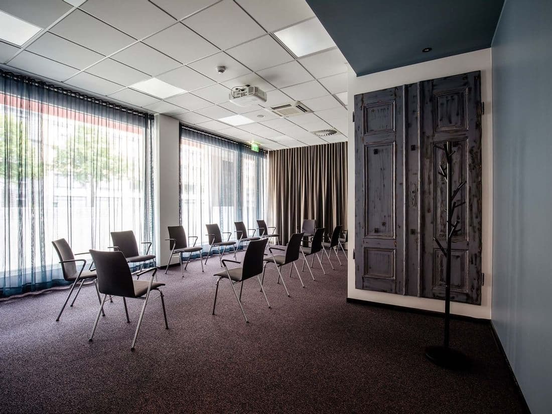 Tagungsraum A2 — meeting room a2 04