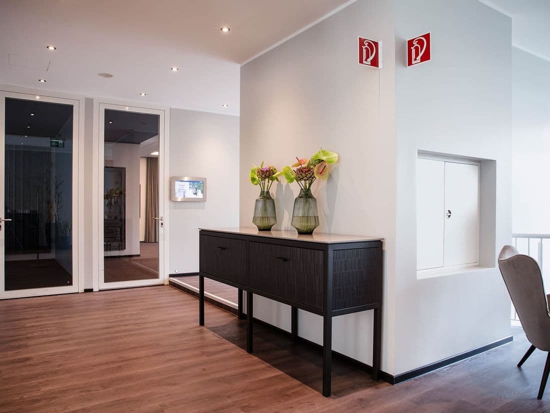 Tagungsraum A4 — meeting room a4 08
