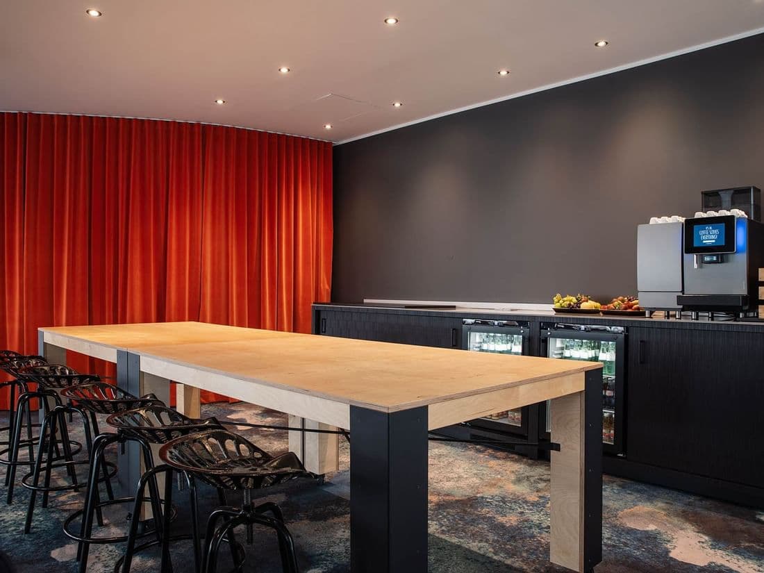 Tagungsraum B5 — meeting room b5 11