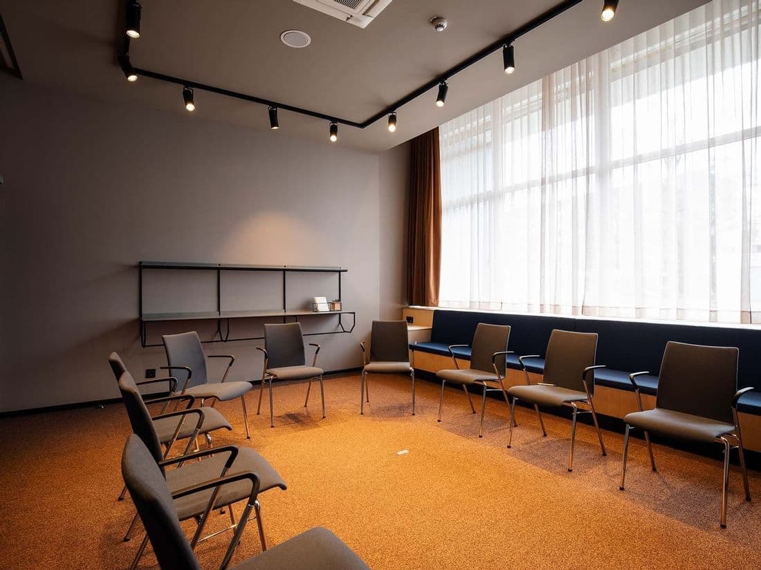 Tagungsraum B6 — meeting room b6 03